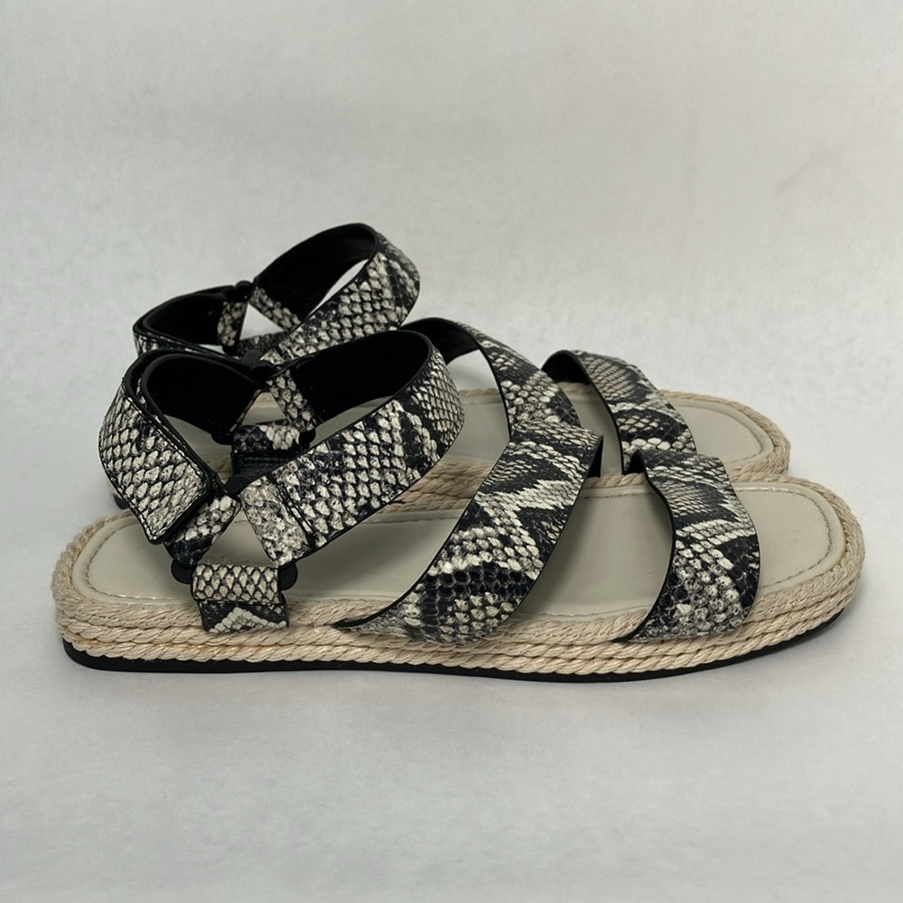 NEW VINCE Sandals Womens 9.5 Elian Strappy Flat Casual Comfort Designer - Picture 2 of 6